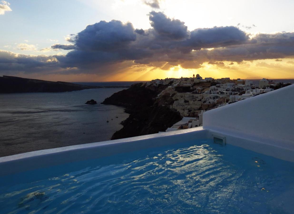 Gabbiano Traditional Cave Houses Oia  Exterior photo